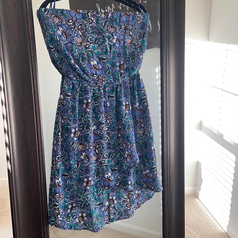 Hi- low strapless dress